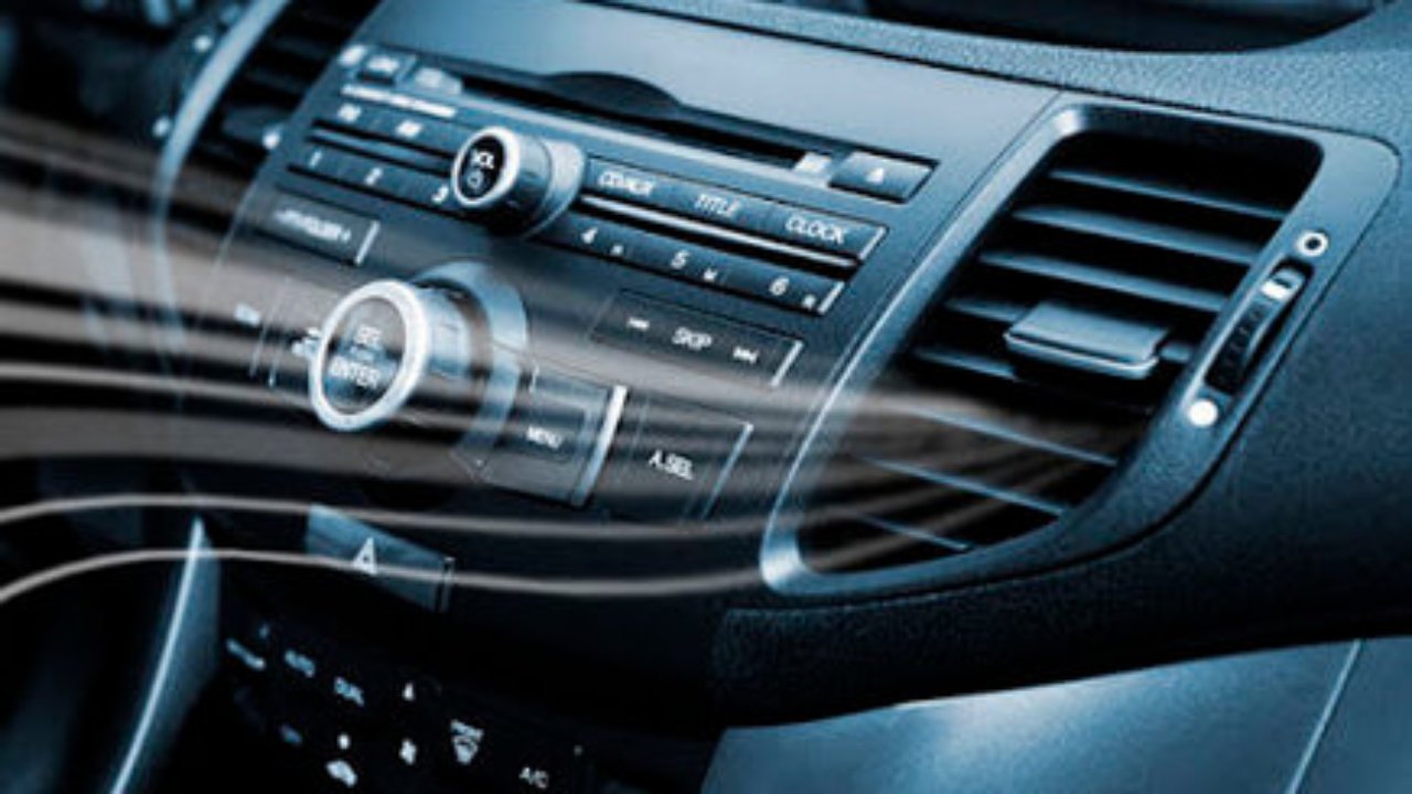 A discussão sobre o uso do ar-condicionado versus dirigir com as janelas abertas é um tema recorrente entre motoristas que buscam economizar combustível. Afinal, qual dessas duas opções impacta mais o consumo de gasolina?