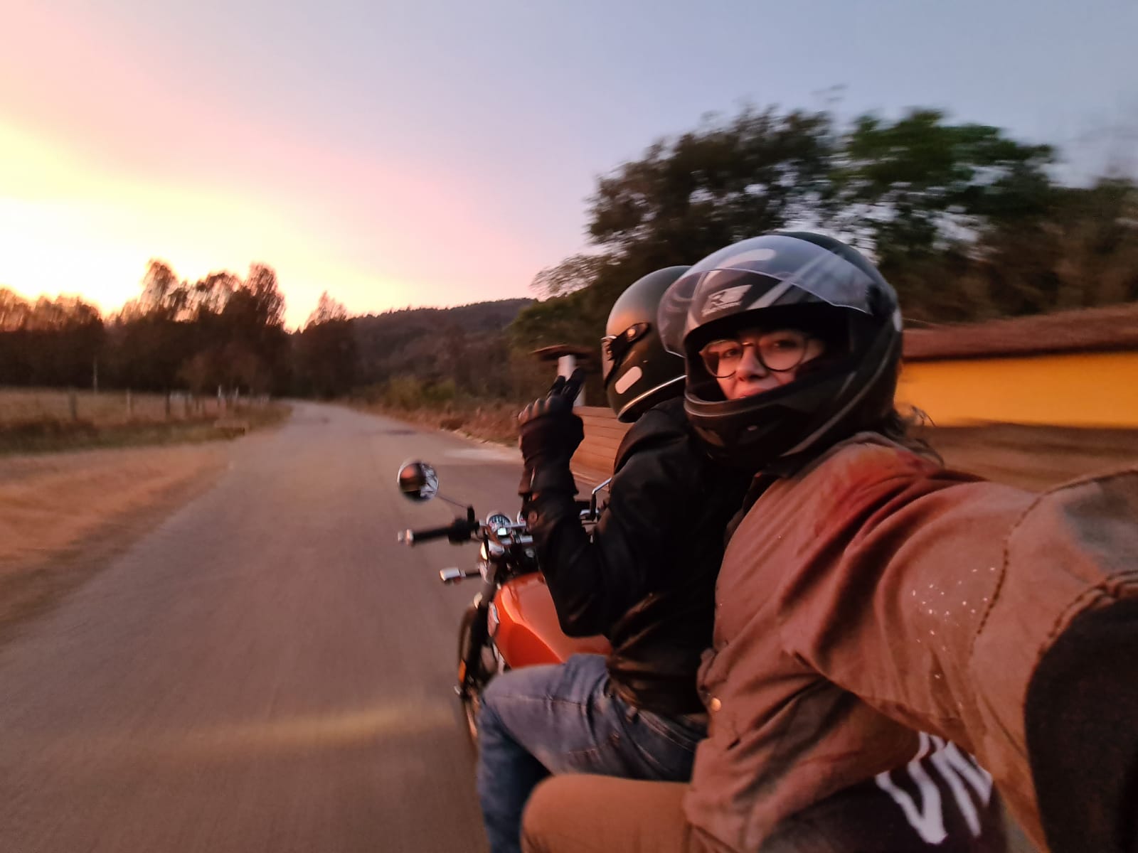 O ano de 2025 promete ser emocionante para os entusiastas de motocicletas no Brasil, com diversos lançamentos aguardados que trazem inovações tecnológicas e designs arrojados. A seguir, apresentamos uma lista das 10 motos mais esperadas para este ano, destacando suas características, fabricantes e estimativas de preço.