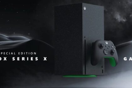O Xbox Series X, console de última geração da Microsoft, tornou-se um item raro no mercado brasileiro. Segundo levantamento da Folha de S. Paulo, nenhuma das 17 lojas listadas no site oficial do Xbox possui o aparelho em estoque. Atualmente, o console é encontrado apenas em marketplaces, com preços variando entre R$ 5.000 e R$ 10.000, significativamente acima do valor sugerido de R$ 4.499 .