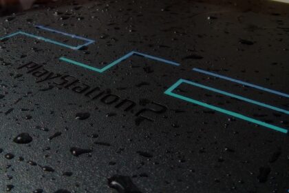 Lançado no ano 2000, o PlayStation 2 não foi apenas um sucesso comercial; ele marcou uma transformação profunda na indústria de videogames e no mundo da tecnologia. Após 25 anos, o console da Sony foi oficialmente incluído no registro japonês de “tecnologias especialmente influentes”