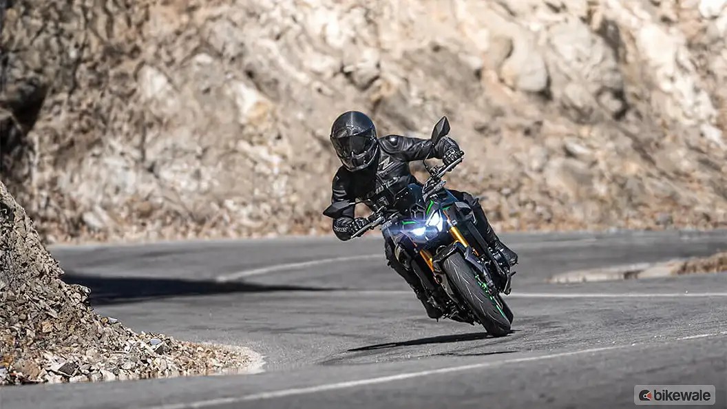 A Kawasaki confirmou oficialmente a chegada da nova Z900 2025 ao mercado brasileiro, e a expectativa é alta entre os amantes de motocicletas naked. O modelo, que é um dos mais vendidos