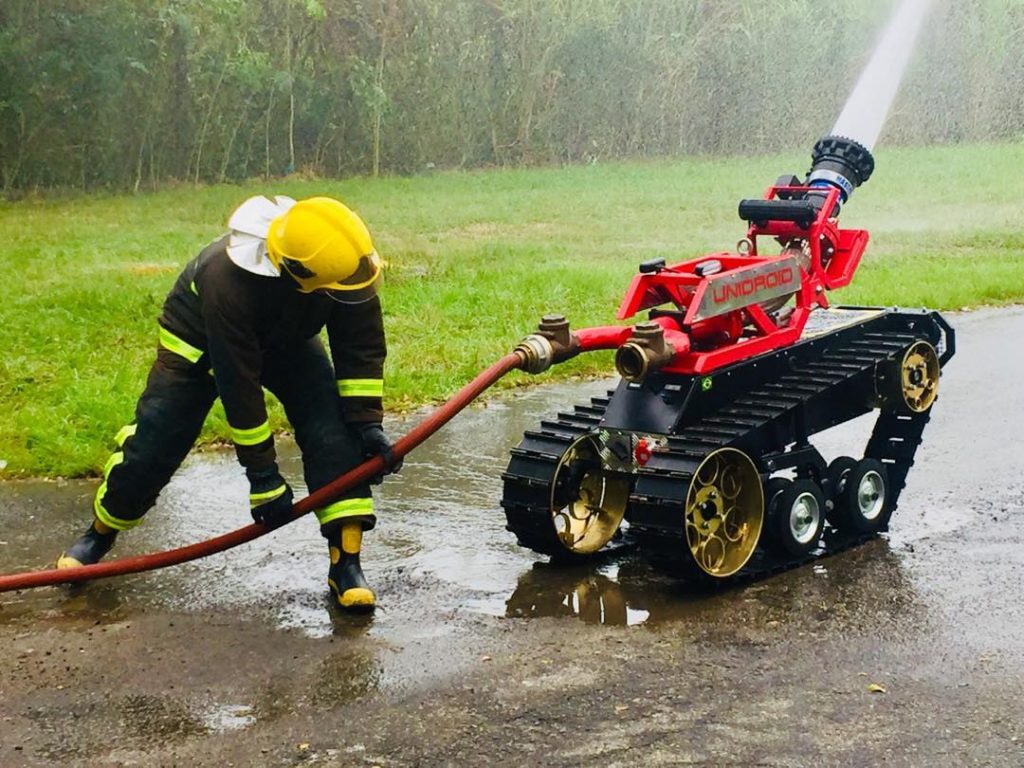 colossos o robo que ajudou no combate ao incêndio em Notre-dame
