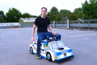 Você já imaginou ver um carro se transformando em robô igual ao que vemos nos filmes Transformers? O que parecia impossível, agora é realidade graças ao criador James Bruton