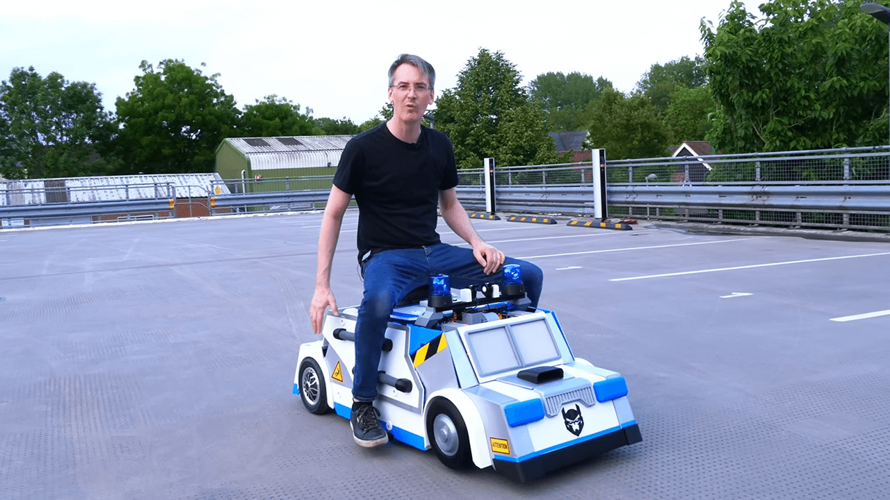 Você já imaginou ver um carro se transformando em robô igual ao que vemos nos filmes Transformers? O que parecia impossível, agora é realidade graças ao criador James Bruton