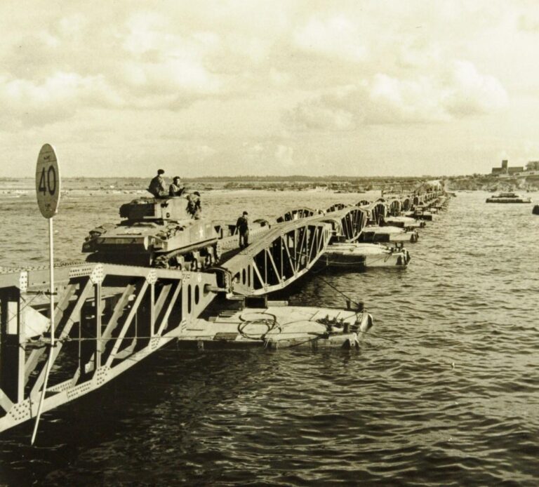 No coração da New Forest, uma descoberta arqueológica emergiu das margens do Beaulieu River para reescrever a história naval britânica. Em Buckler’s Hard, uma rampa de lançamento do século XVIII,