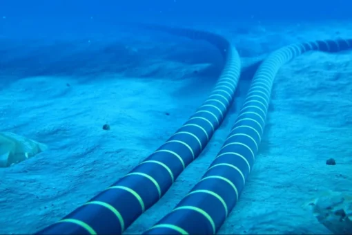 Nas últimas décadas, a Califórnia enfrenta um problema que combina clima, geografia e demanda crescente: seca frequente, degelo reduzido nas montanhas, evaporação acelerada e níveis decrescentes do delta do rio Colorado.