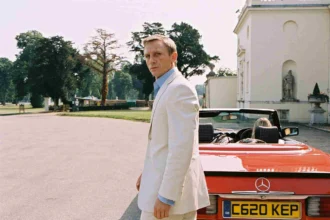 Quando se fala em Daniel Craig, a imagem que surge quase automaticamente é a de James Bond: frio, letal, elegante e brutalmente eficiente. Mas o caminho até esse status não foi pavimentado por franquias bilionárias