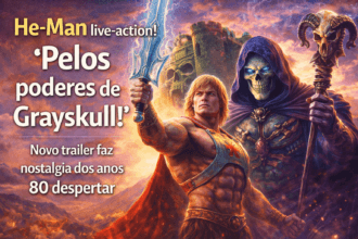 Há frases que não envelhecem. Elas ficam adormecidas em algum canto da memória, esperando o momento certo para despertar. “Pelos poderes de Grayskull!” é uma delas. Bastou o novo trailer do filme live-action de He-Man revelar o visual do Esqueleto